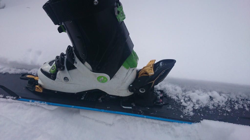 The heel piece in Ski mode. Locked and loaded!